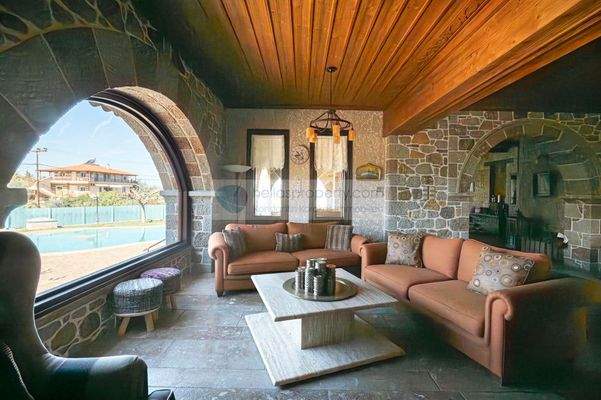 bb60c316753d4f40bcd46bca6776ff30-original