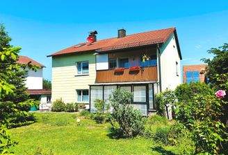Ruhige, sonnenverwöhnte Lage... die Südansicht (Gartenseite)