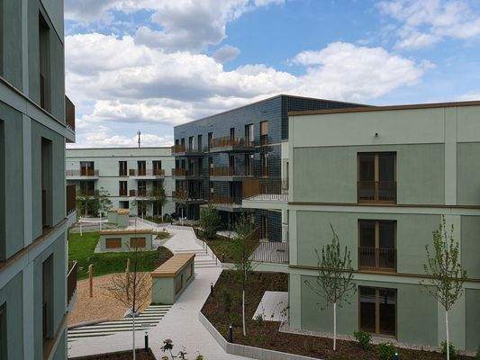 KÖNIGSKINDER_Innenhof