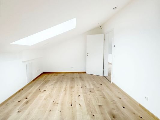 Schlafzimmer_3_Tuere.jpg