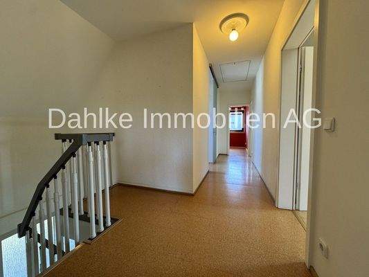 Flur im DG, Bild 1