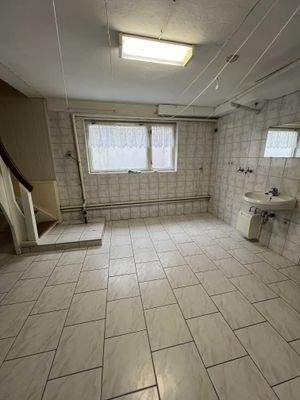 Raumhoch gefliest im Keller