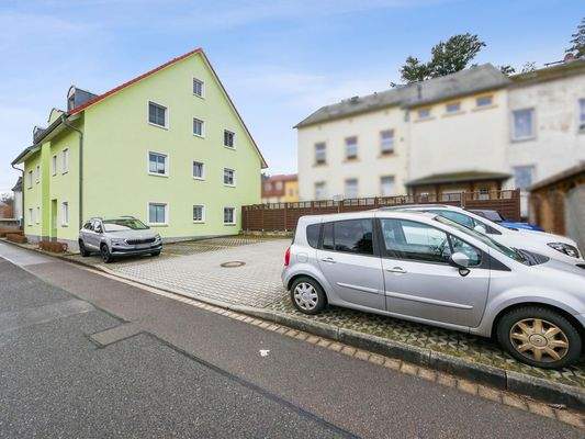 Seitenansicht & Stellplätze