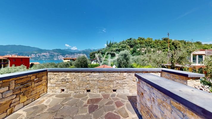 Rooftop Terrace with Lake View