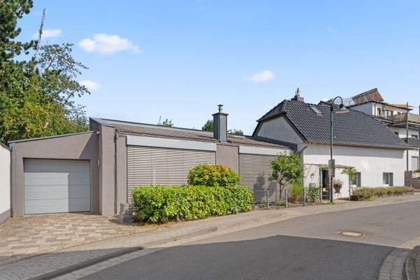 Frontansicht mit Anbau