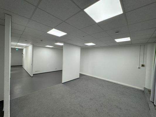 Büroraum 1 Ansicht Büroeingang