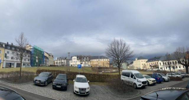 Stellplätze vor dem Haus