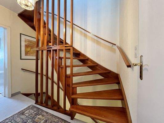 Treppenaufgang zum Dachgeschoss