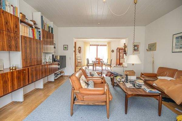 Wohn-/Esszimmer (Hochparterre)