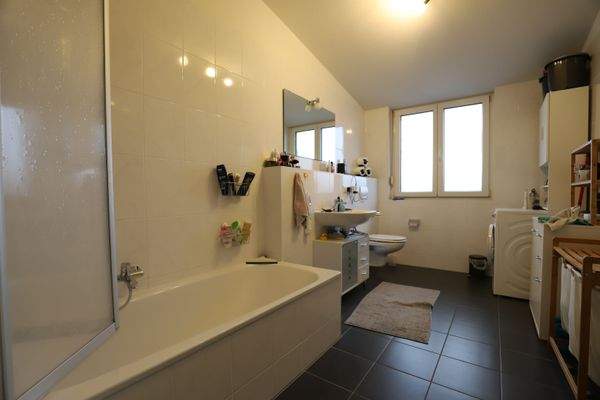 Badezimmer DG Wohnung Graserweg1 BK