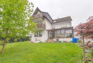 Haus und Gartenansicht