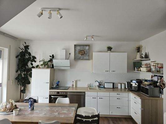 Whg. 5 Küche Essen.jpg