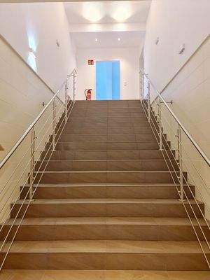 Treppenaufgang zu Büroflächen OG