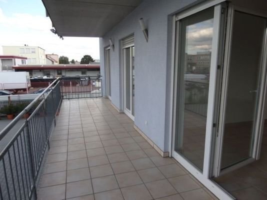 Zwei riesen Balkone