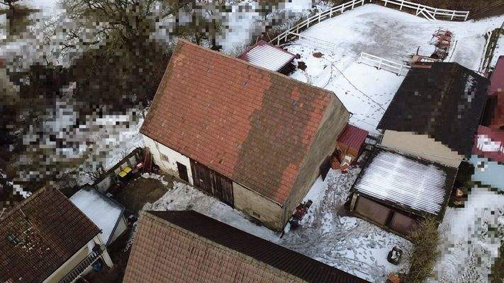 Luftbild Nebengebäude und Koppel