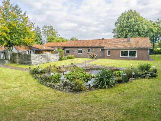 Rückansicht Wohnhaus mit Eingang zu WE2