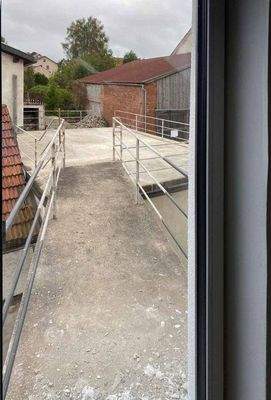 Brücke zur Terrasse