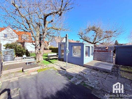 hintere Terrasse mit Atelier