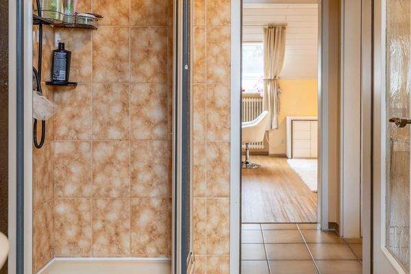 Großzügiges Wohnhaus mit Garten, Wintergarten & PV – ruhig gelegenes Raumwunder