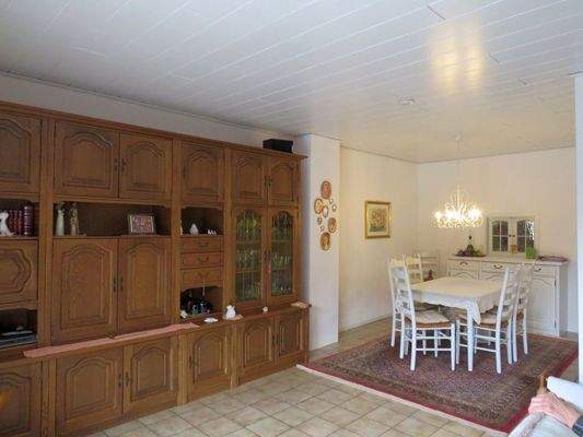 Wohnzimmer mit Essbereich