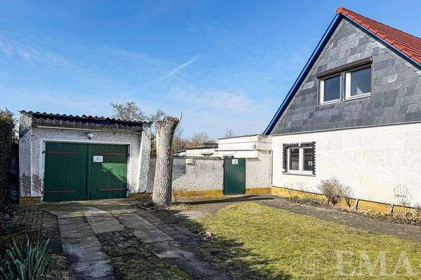 Blick von der Zufahrt