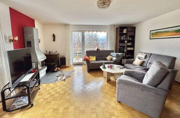 Wohnzimmer (Zugang zum Balkon)