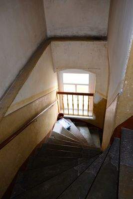 18 Treppe zum DG.JPG