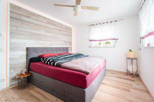 SCHLAFZIMMER ERDGESCHOSS