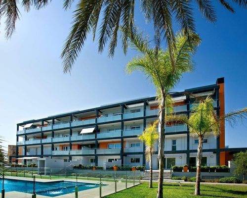 Bovetes Sol small housing complex.JPG