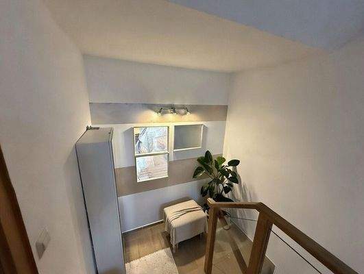 007_Entree  on der Eingangstür aus