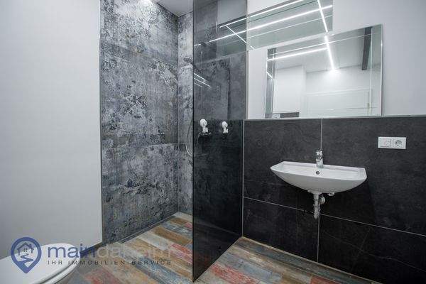 Modernes Badezimmer in elegantem Desing