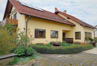 Hausansicht Südseite oben (1.OG)