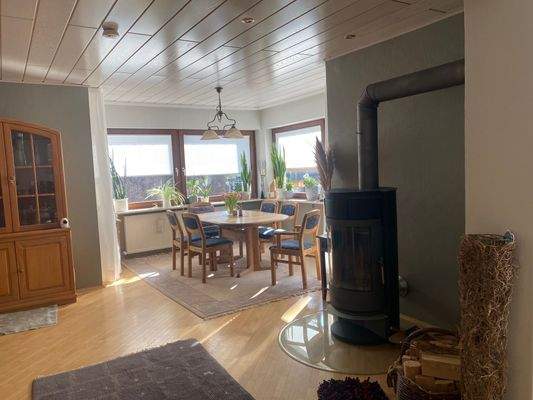Esszimmer mit Kaminofen