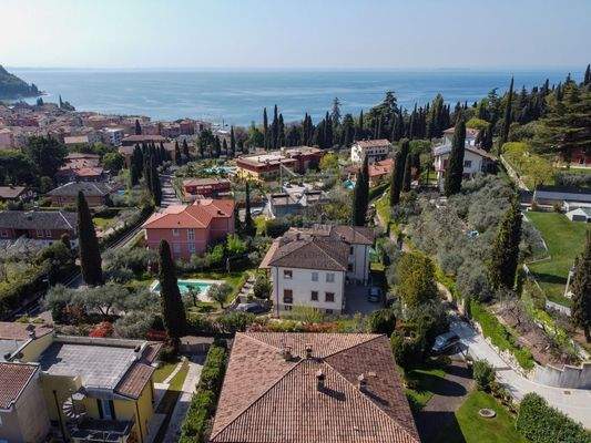 Exklusives Villenanwesen mit Seeblick in Garda - Gardasee