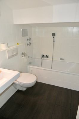 Modernes Badezimmer