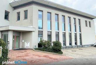 Zugang zum OG und Parkplaetze