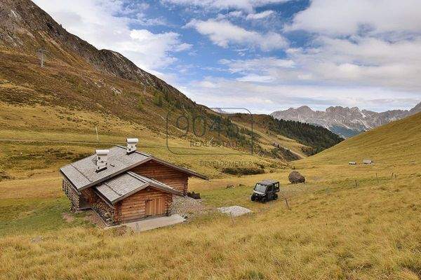 Exklusive Ski-in/Ski-out-Baita in der Val Jumela