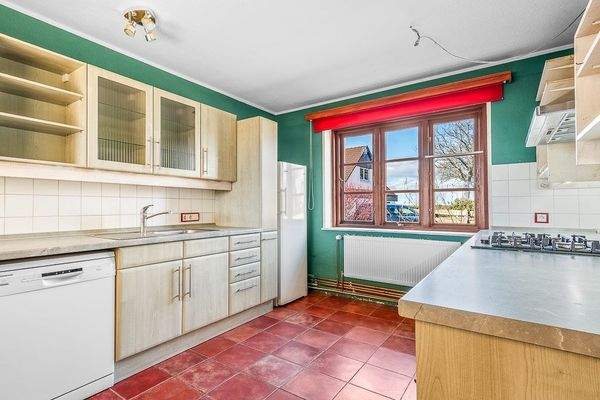 Küche mit Einbauküche