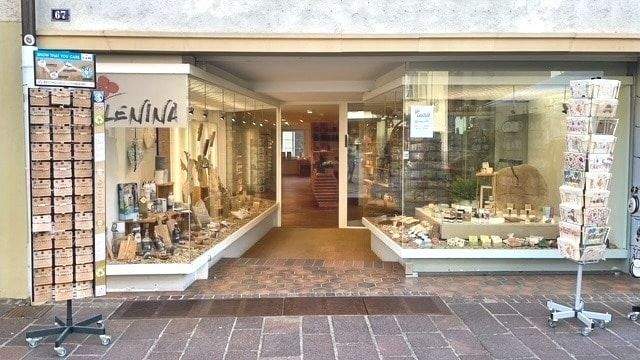 Blick Eingangsbereich Ladengeschäft