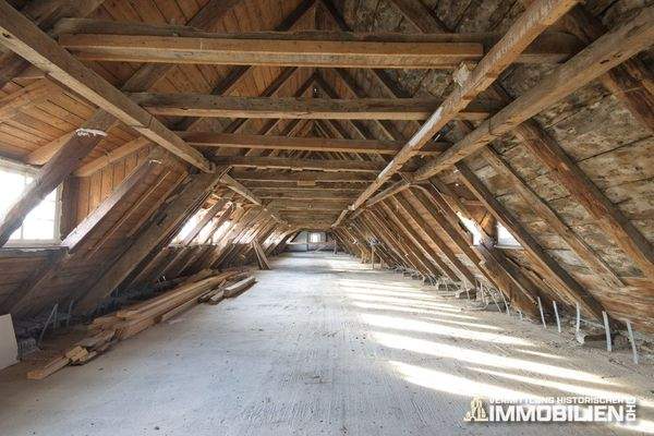 Ostflügel Dachboden