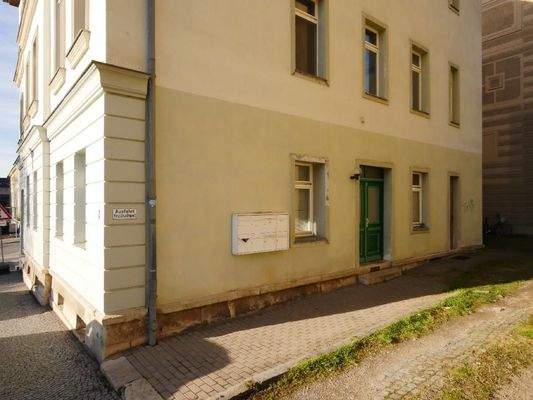  HAUSEINGANG an der Seite