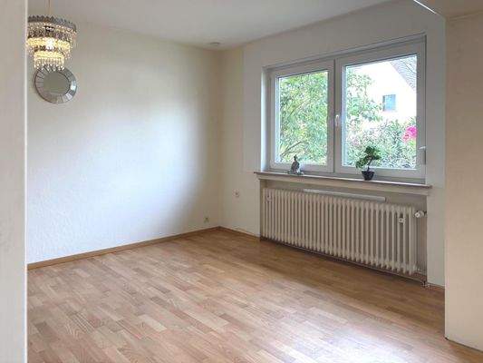 Linke DHH - EG - Esszimmer/ Wohnzimmer