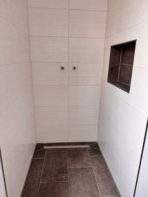 Whg 04 bodentiefe Dusche