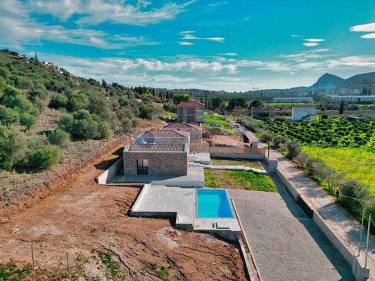 2ee652ce66124d779b464639e843266e-original