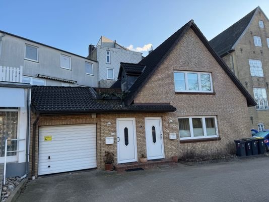 Hinterhaus mit Garage