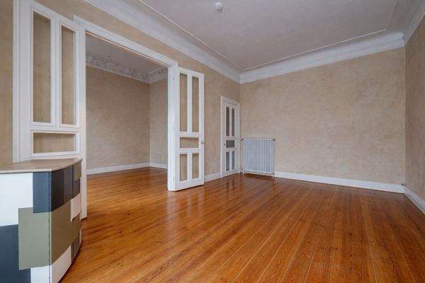 Wohnbereich unmöbliert (KI unterstützt)