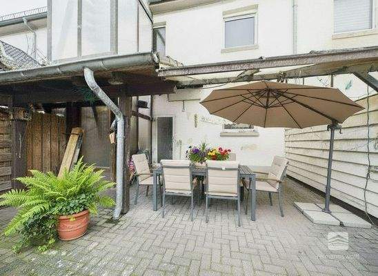 überdachte Terrasse (KI)