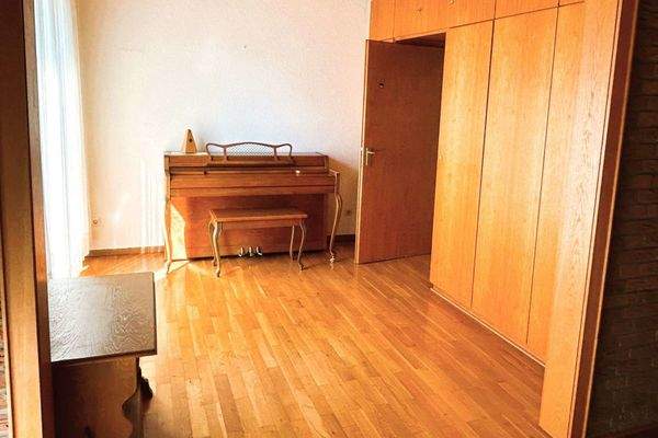 Schlafzimmer der Haupt-WE