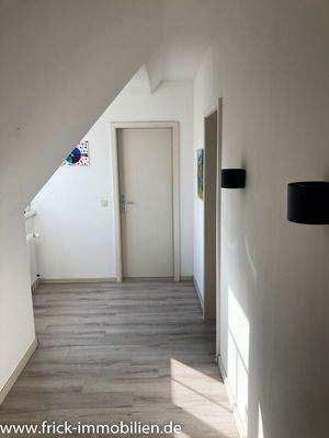 29-Flur Westflügel DG.JPG