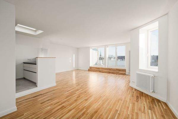 Wohnraum mit Blick zur Dachterrasse.jpg